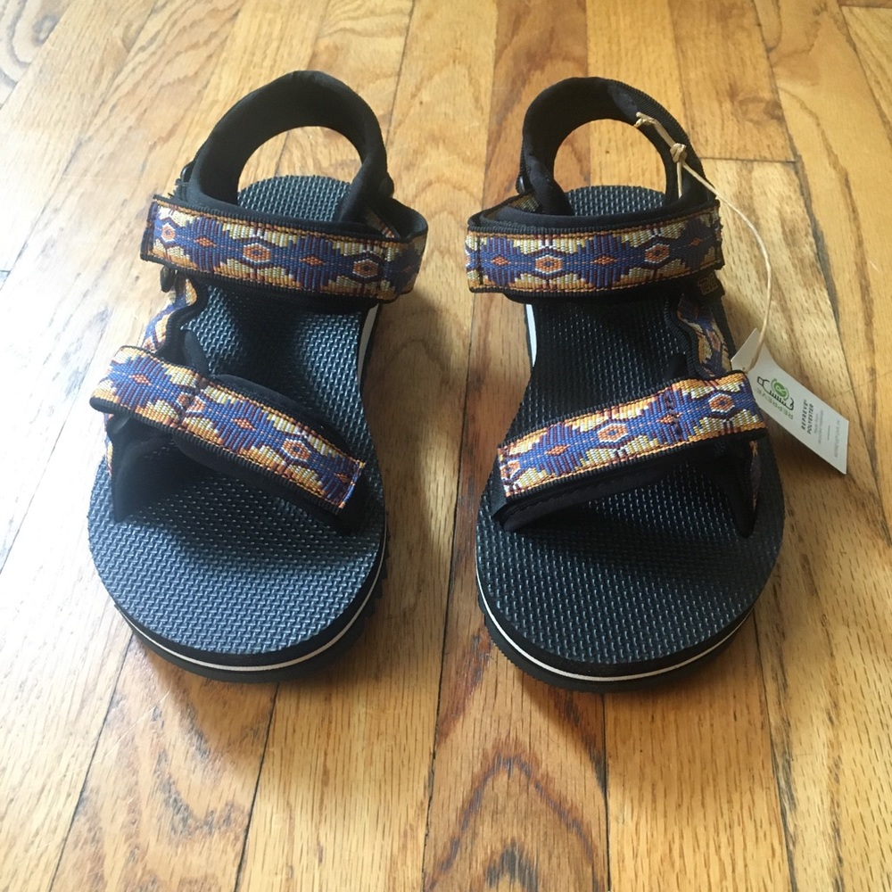 Teva Universal Trail size 36